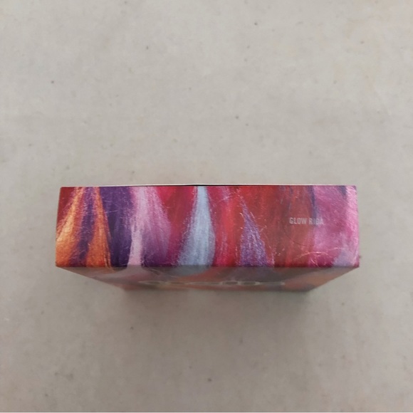 MAC Glow Rida Beauty Powder - Picture 3 of 6